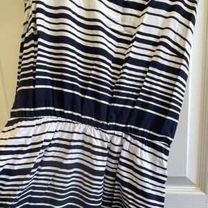 Gap Sz M dress. Blue and white